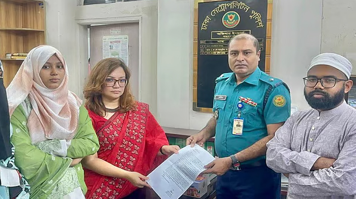 ছবি বিকৃত করে ফেসবুকে পোস্ট, মামলা করলেন ঢাবি শিক্ষিকা মোনামি