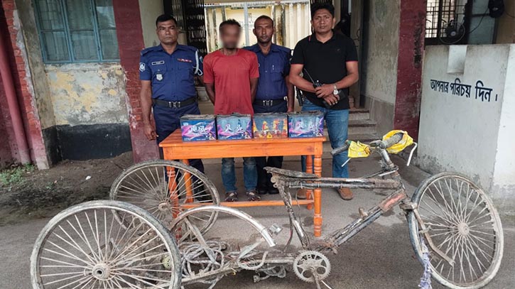 ‘প্রতিবন্ধী ভ্যানচালককে হত্যা করে ভ্যান পুঁতে রাখেন ঘরের মেঝেতে’