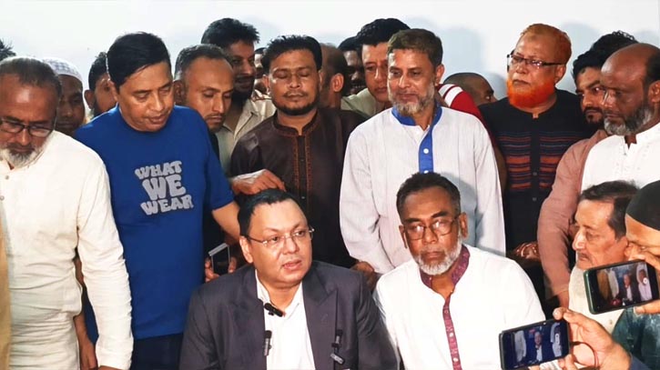 চাঁদাবাজি বন্ধ করতে হবে মন্ত্রী পর্যায় থেকে: শওকত আজিজ রাসেল