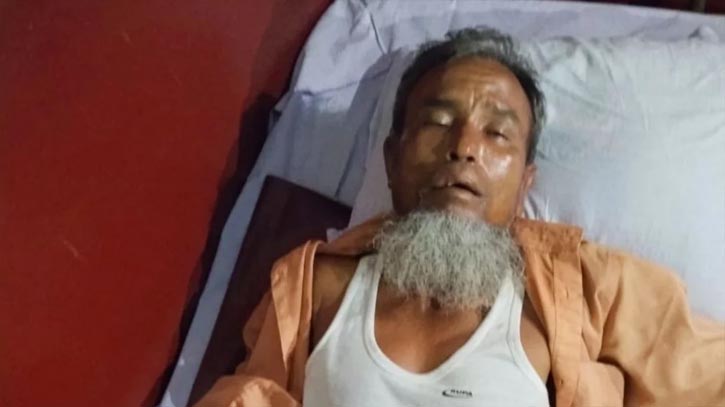 নিজের জুস পান করে অজ্ঞান পার্টির সদস্য ফুল মিয়া অজ্ঞান!