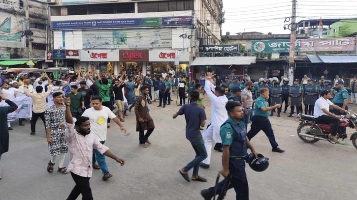 খুলনায় জাতীয় পার্টির অ‌ফি‌সে হামলা