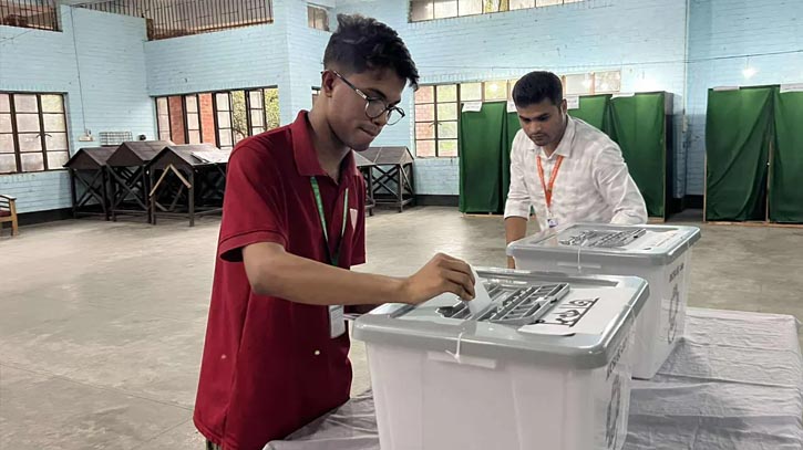 ছাত্রদলের বর্জনে শেষ হলো জাকসুর ভোটগ্রহণ, চলছে গণনা 