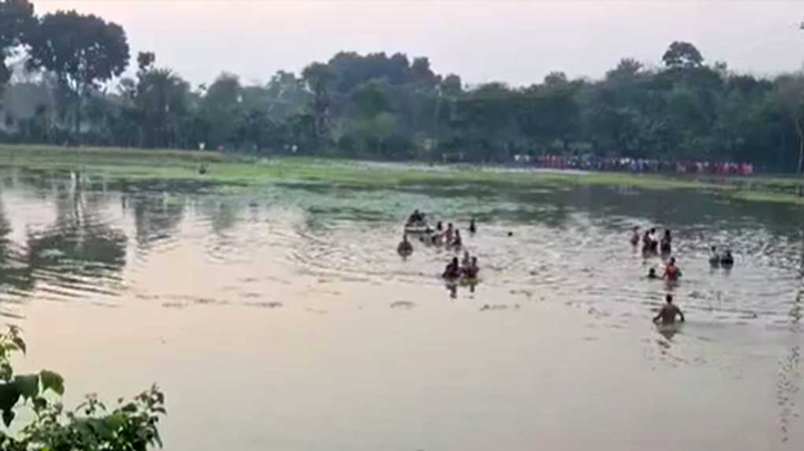 মেহেরপুরে বিলে শাপলা তুলতে গিয়ে পানিতে ডুবে চার শিশুর মৃত্যু