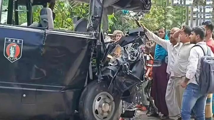 বাস-র‍্যাবের গাড়ি সংঘর্ষে শিশুসহ নিহত ৩