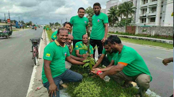 ফেভিকল চ্যাম্পিয়ন্স ক্লাবের উদ্যোগে দেশজুড়ে বৃক্ষরোপণ কর্মসূচি ফেভিকল চ্যাম্পিয়ন্স ক্লাবের উদ্যোগে দেশজুড়ে বৃক্ষরোপণ কর্মসূচি