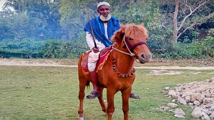 ৩ হাজারের বেশি কবর খুঁড়েছেন মনু মিয়া 