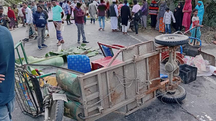 বাস-ইজিবাইকের সংঘর্ষে একই পরিবারের ৪ জন নিহত 