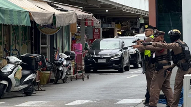 ব্যাংককের মার্কেটে এলোপাতাড়ি গুলিতে নিহত ৬
