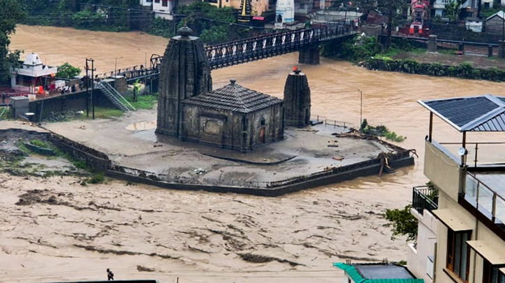ভূমিধস-জলোচ্ছ্বাসে বিপর্যস্ত হিমাচল, প্রাণ গেল অন্তত ৬৩ জনের