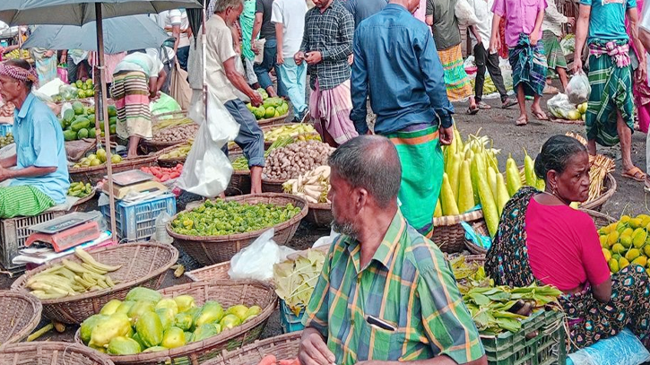 বাজারে লাগামহীন সবজির দাম, বিপাকে ক্রেতারা