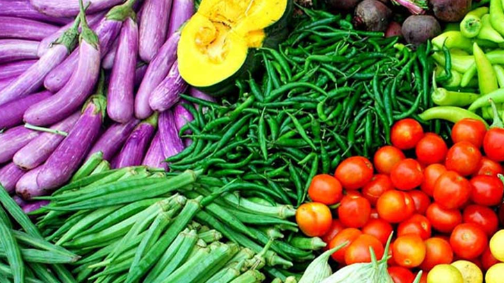 রাজধানীর বাজারে সবজি, মাছ ও মুরগির দাম চড়া