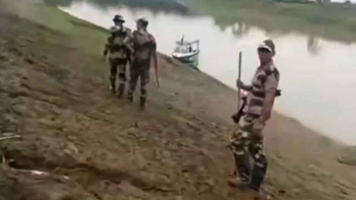 বাংলাদেশিদের ধাওয়ায় পিছু হটল বিএসএফ