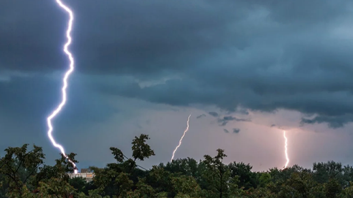 কুমিল্লার হোমনায় বজ্রপাতে প্রাণ গেল ৩ জনের