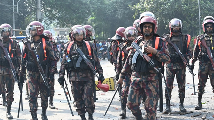 ঢাকা ও আশপাশের জেলায় ১২ প্লাটুন বিজিবি মোতায়েন 