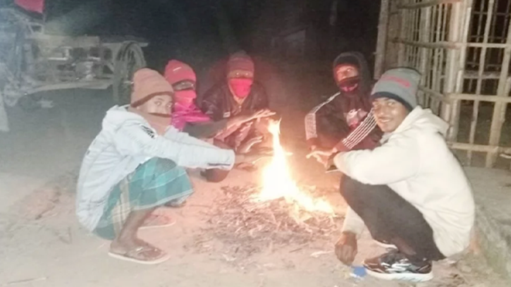 চুয়াডাঙ্গায় জেঁকে বসছে শীত, তাপমাত্রা নামতে পারে ১০ ডিগ্রিতে