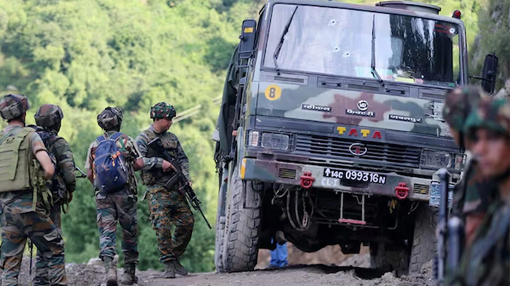 কাশ্মীরে গাড়ি খাদে পড়ে ভারতীয় ৩ সেনা নিহত