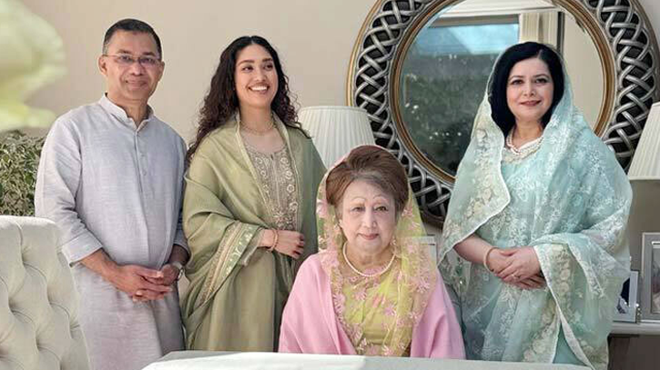 খালেদা জিয়াকে ঈদ শুভেচ্ছা জানালেন ছেলে ও পুত্রবধূ-নাতনিরা খালেদা জিয়াকে ঈদ শুভেচ্ছা জানালেন ছেলে ও পুত্রবধূ-নাতনিরা