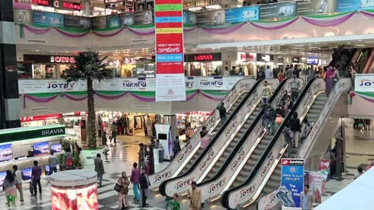 Govt reimposes 7 pm closing time for shops, markets