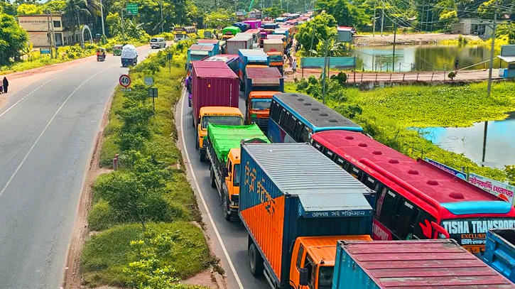 50km tailback grips Dhaka-Chattogram highway