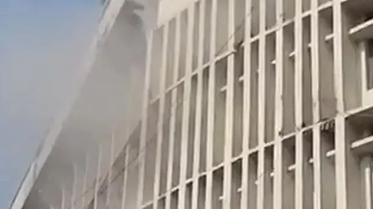 বাংলাদেশ মেডিকেল হাসপাতালের আগুন নিয়ন্ত্রণে