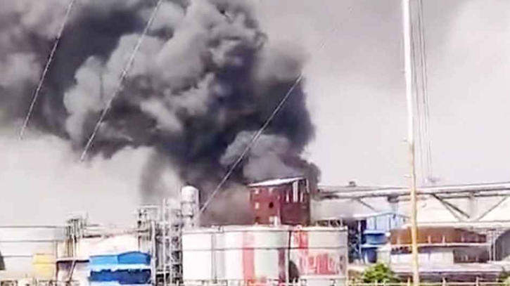 নারায়ণগঞ্জে সিমেন্ট ফ্যাক্টরিতে আগুন, নিয়ন্ত্রণে ৫ ইউনিট