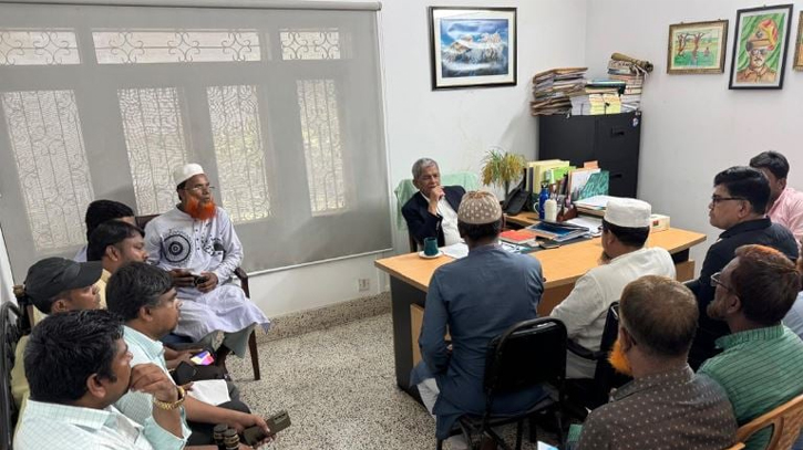 মির্জা ফখরুলের সঙ্গে আন্দোলনরত শিক্ষক প্রতিনিধিদের বৈঠক মির্জা ফখরুলের সঙ্গে আন্দোলনরত শিক্ষক প্রতিনিধিদের বৈঠক