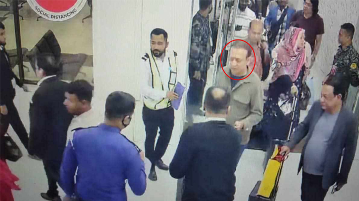 শেখ হেলালের পিএস মুরাদ বিমানবন্দরে গ্রেফতার শেখ হেলালের পিএস মুরাদ বিমানবন্দরে গ্রেফতার