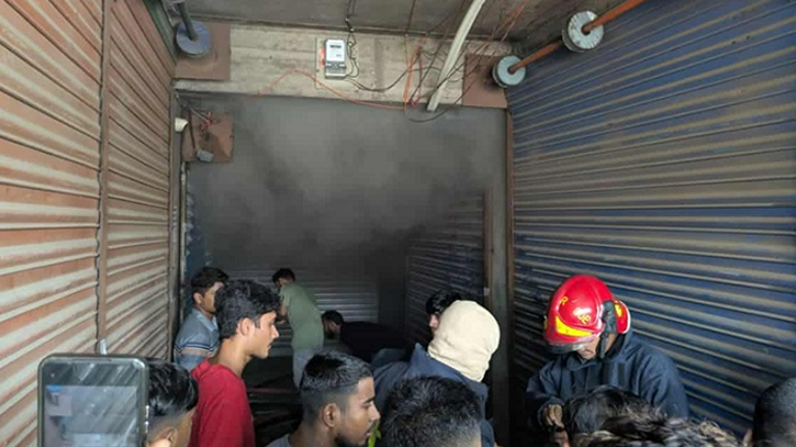 গুলিস্তানের সুন্দরবন স্কয়ার মার্কেটে আগুন, নিয়ন্ত্রণে ১১ ইউনিট