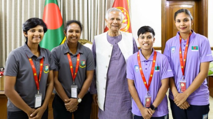 প্রধান উপদেষ্টার সঙ্গে কাতার যাচ্ছেন ৪ নারী খেলোয়াড়