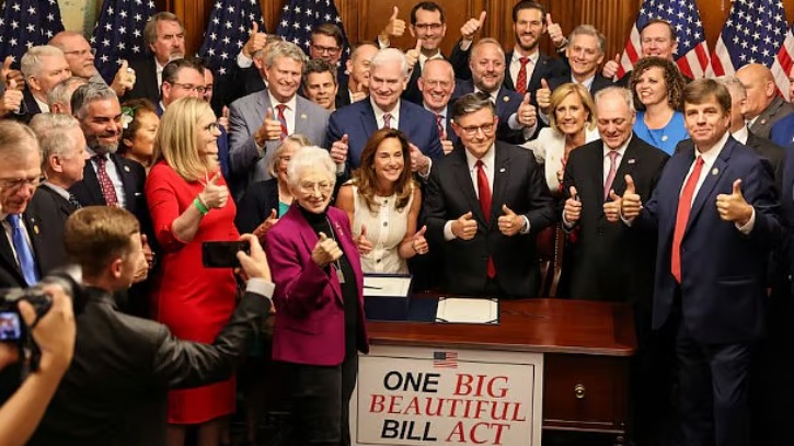 ট্রাম্পের ‘বিগ বিউটিফুল বিল’ পাস: ৪ জুলাই স্বাক্ষর