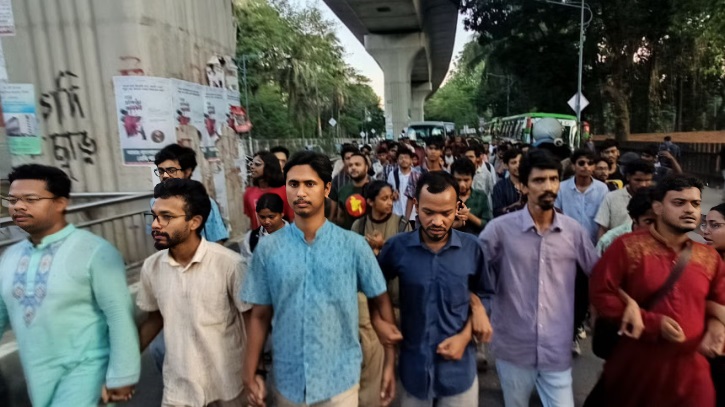 আজহারের খালাসের রায়ে ঢাবিতে বিক্ষোভ