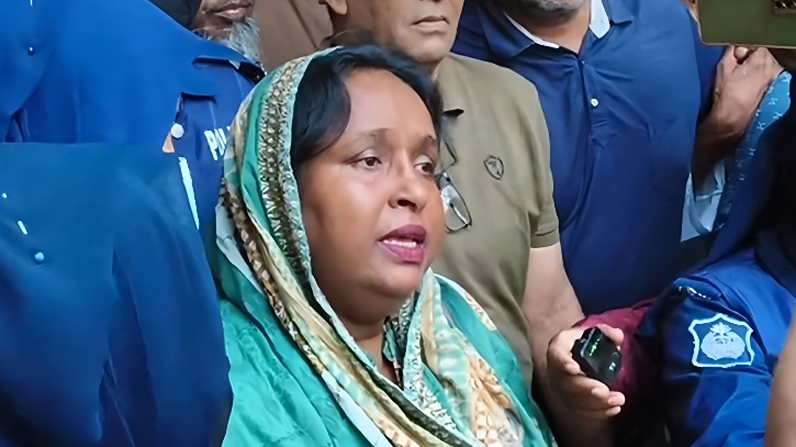 ৫ মামলায় সাবেক মেয়র আইভীর জামিন স্থগিত