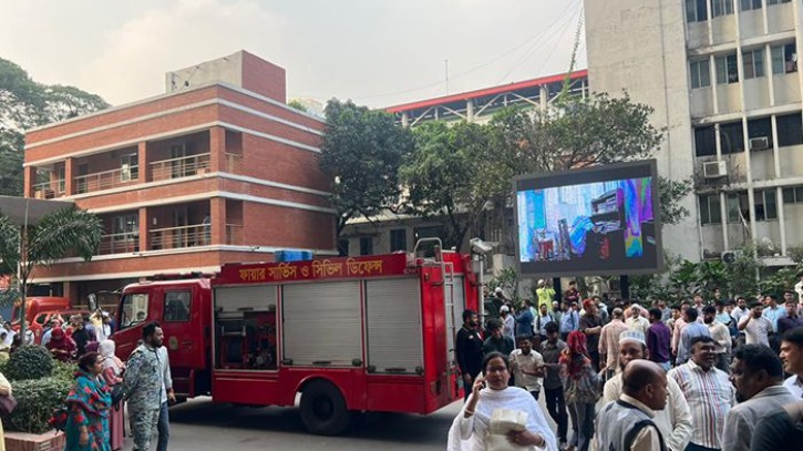 সচিবালয়ে নতুন কেবিনেট ভবনে আগুন, নিয়ন্ত্রণে এনেছে ফায়ার সার্ভিস