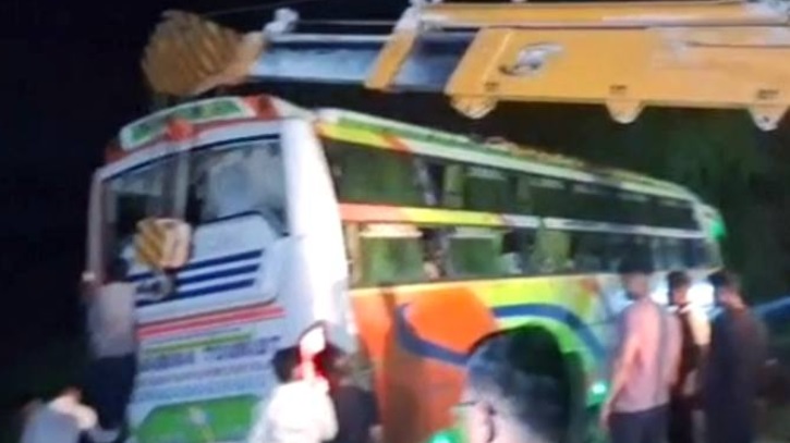 ভারতের ভয়াবহ বাস দুর্ঘটনা, ছিলেন ৭০ জনের বেশি বাংলাদেশি ভারতের ভয়াবহ বাস দুর্ঘটনা, ছিলেন ৭০ জনের বেশি বাংলাদেশি