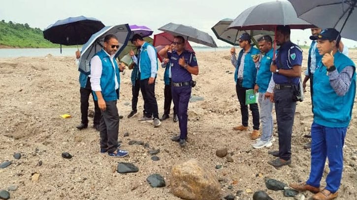 ভোলাগঞ্জে লুট হওয়া সাদা পাথর উদ্ধারে চলছে দুদকের অভিযান