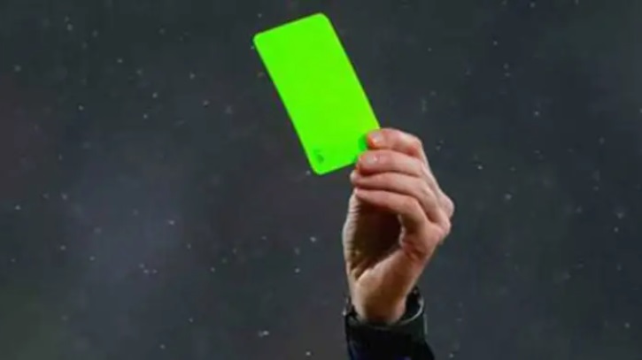 ফুটবলে ‘গ্রিন কার্ড’ চালু করল ফিফা