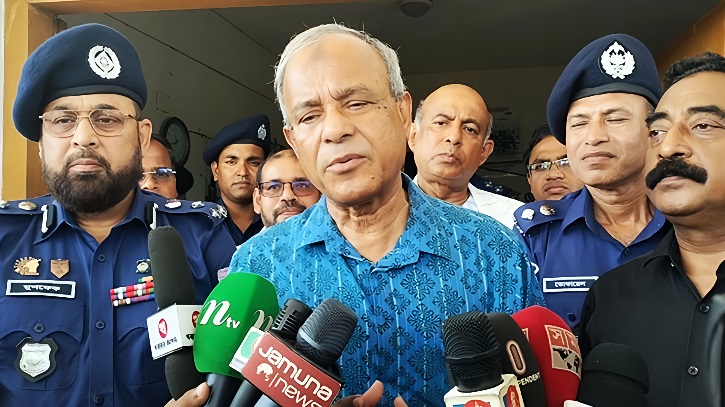 ৫ আগস্ট ঘিরে নিরাপত্তা হুমকি নেই: স্বরাষ্ট্র উপদেষ্টা ৫ আগস্ট ঘিরে নিরাপত্তা হুমকি নেই: স্বরাষ্ট্র উপদেষ্টা