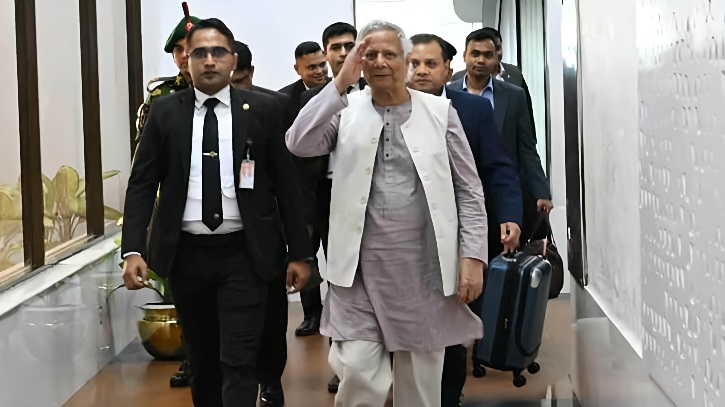 ৯ দিনের জাতিসংঘ সফর শেষে দেশে ফিরলেন প্রধান উপদেষ্টা