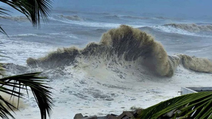 বঙ্গোপসাগরে গভীর নিম্নচাপ, উপকূলে ঝড়ো হাওয়া