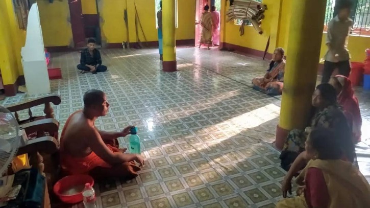 রাঙ্গুনিয়ায় বৌদ্ধ ভিক্ষুকে জিম্মি করে বিহারে চুরি রাঙ্গুনিয়ায় বৌদ্ধ ভিক্ষুকে জিম্মি করে বিহারে চুরি