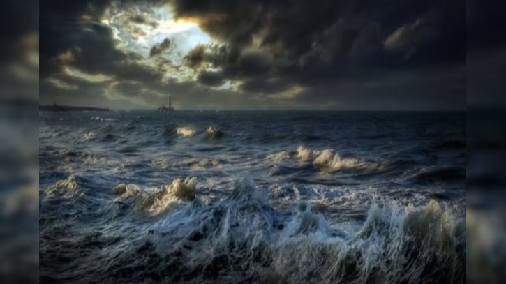 ২৪ ঘণ্টায় ক্যাটাগরি-৫ মাত্রায় ঘূর্ণিঝড় ‘অ্যারিন’