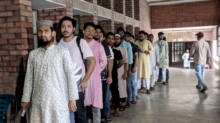 জাকসু নির্বাচন শুরু, ২১ হলের ২২৪ বুথে চলছে ভোট
