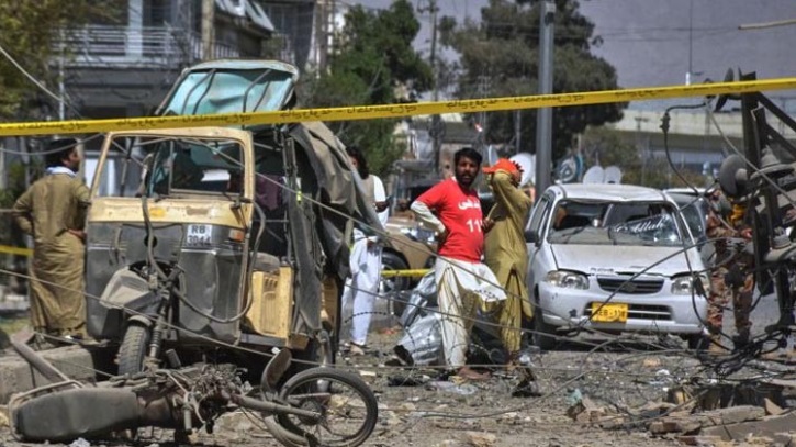 পাকিস্তানে শক্তিশালী গাড়ি বোমা হামলা, নিহত ১০