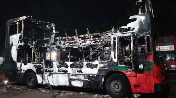 নোয়াখালীতে দুর্বৃত্তদের আগুনে ২ বিআরটিসি বাস পুড়ে ছাই