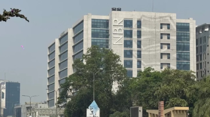 দুর্নীতির অভিযোগে নজরদারিতে অর্ধশতাধিক এনবিআর কর্মকর্তা