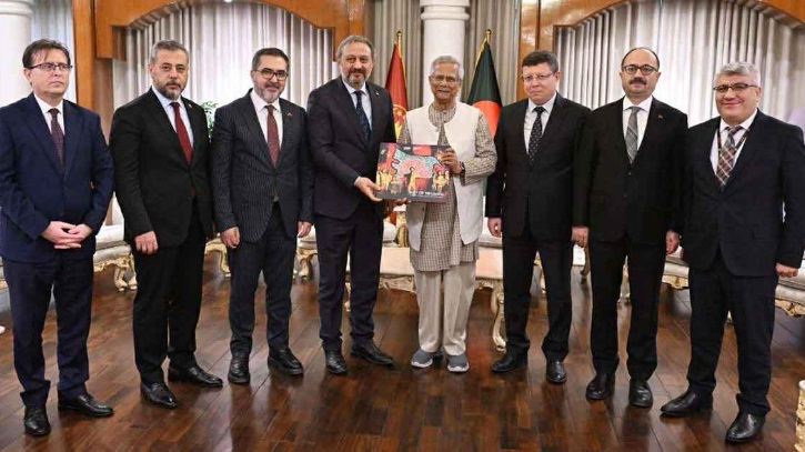 ঢাকায় তুর্কি সংসদীয় প্রতিনিধিদলের সঙ্গে প্রধান উপদেষ্টার বৈঠক