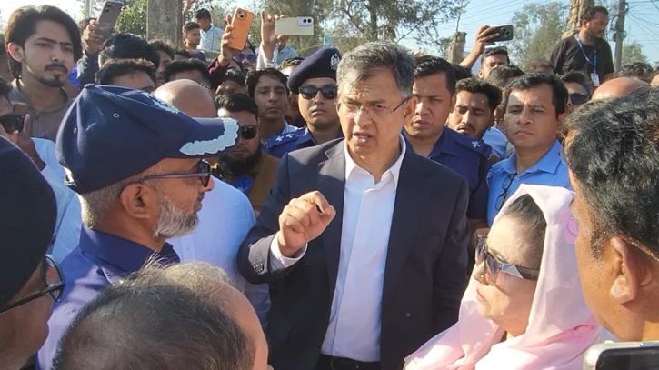 কক্সবাজার সৈকত দখলমুক্ত রাখতে স্বরাষ্ট্রমন্ত্রীর কঠোর অভিযান কক্সবাজার সৈকত দখলমুক্ত রাখতে স্বরাষ্ট্রমন্ত্রীর কঠোর অভিযান