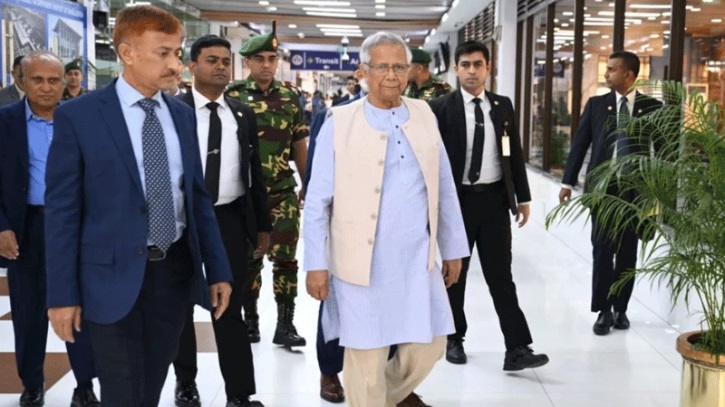 ওয়ার্ল্ড ফুড ফোরামে অংশ নিতে রোমের উদ্দেশে ঢাকা ছাড়লেন ড. ইউনূস