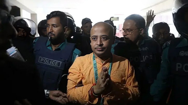 চিন্ময় দাসকে জেলগেটে জিজ্ঞাসাবাদের অনুমতি চিন্ময় দাসকে জেলগেটে জিজ্ঞাসাবাদের অনুমতি