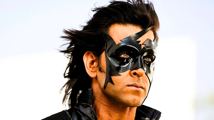 তিন রূপে হৃতিক, ফিরছেন রেখা-প্রিয়াঙ্কা-প্রীতি!